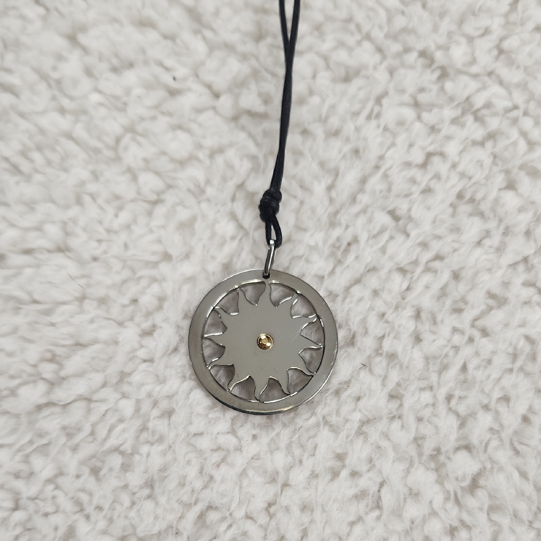 Stainless Steel And 18k Gold Pendant Necklace Nwot Stainless Steel And 18k Gold Pendant Necklace Nwot